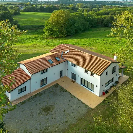 Espectacular Moderna En La Naturaleza